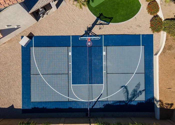 Holiday home Private Pickleball Pool & Playground *