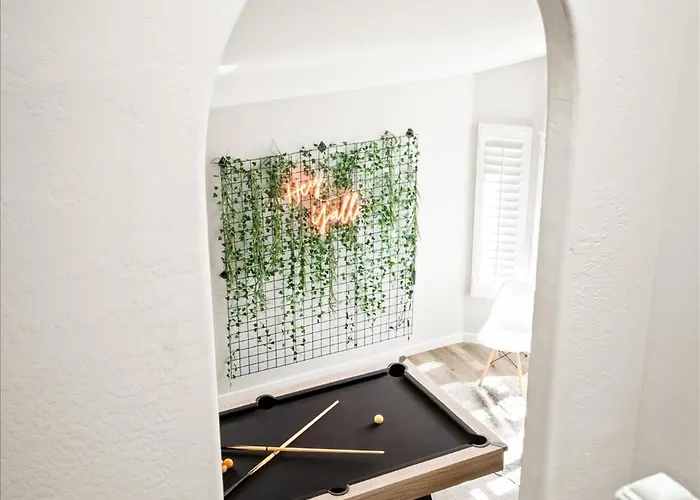 Private Pickleball Pool & Playground *