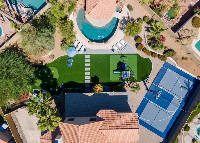 Private Pickleball Pool & Playground Holiday home *