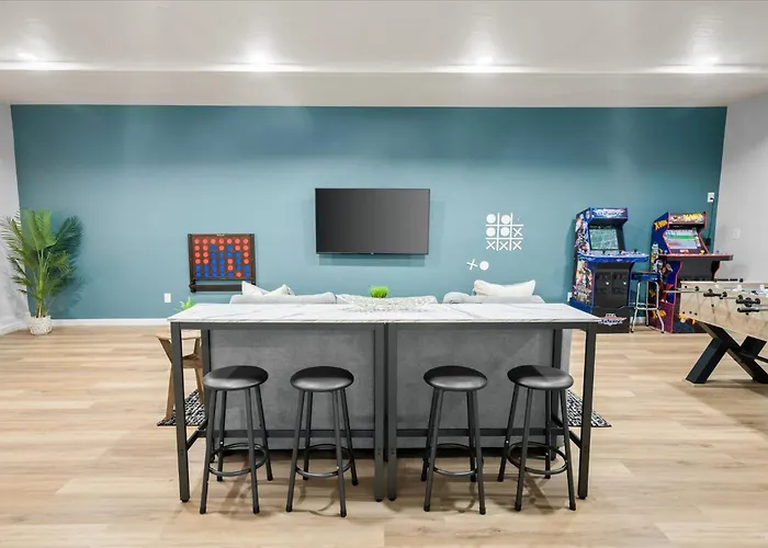 Private Pickleball Pool & Playground Holiday home *